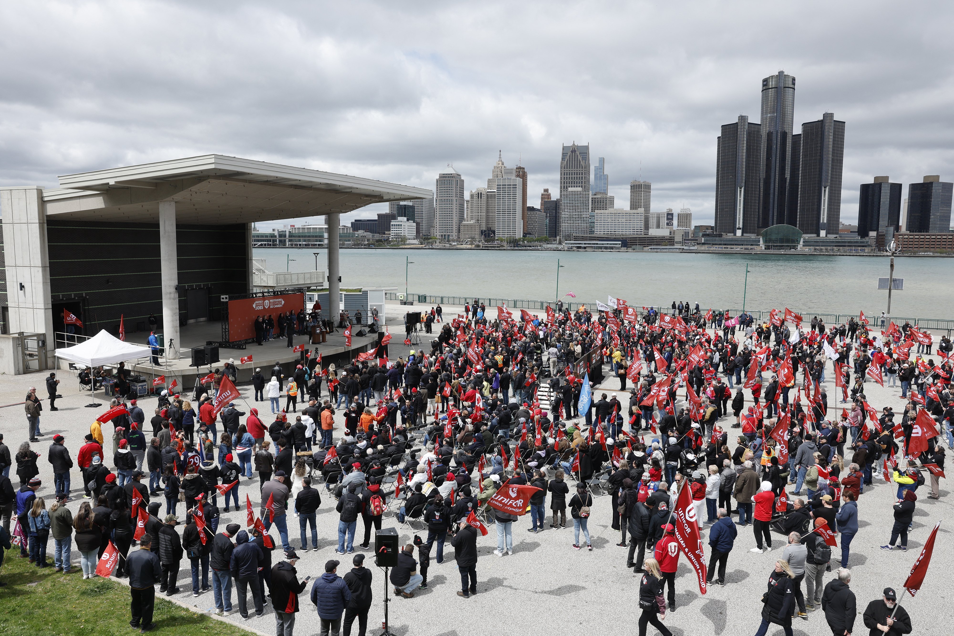 8 dead and several injured as a car rams crowd at Filipino Celebration in Canada